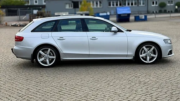 Audi A4 2009 photo 4