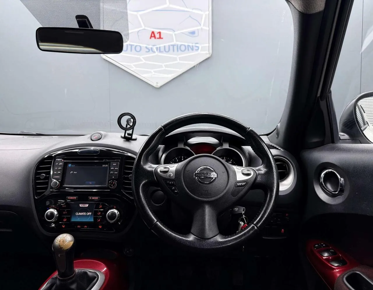Nissan Juke 2013 photo 2