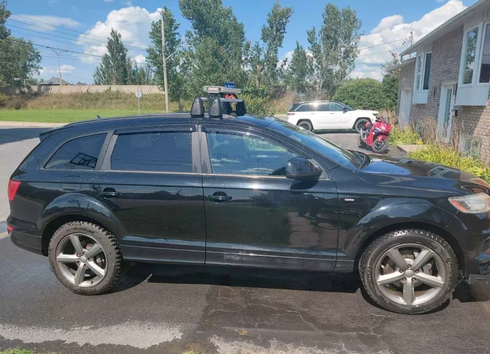 Audi Q7 2015 photo 2