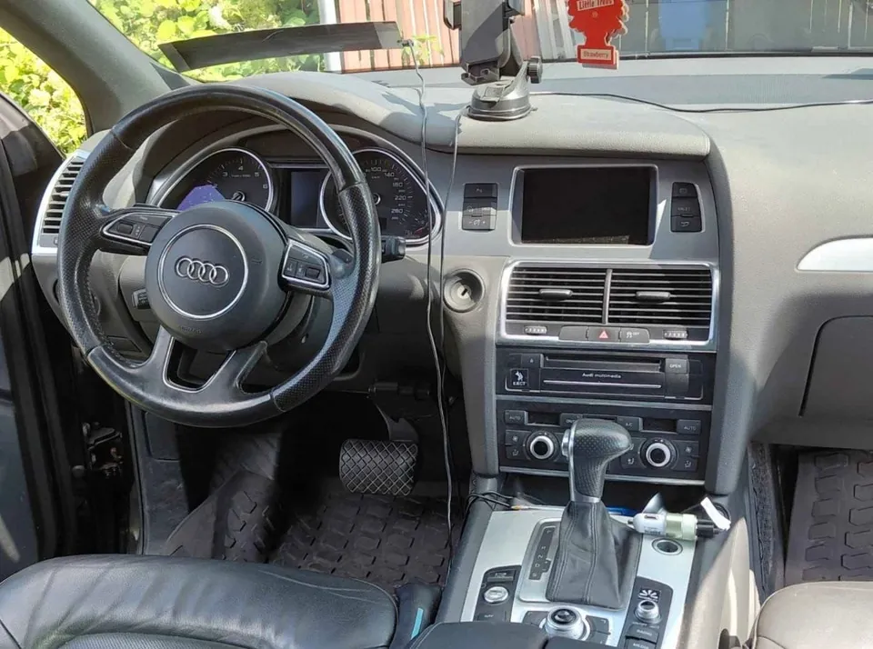 Audi Q7 2015 photo 3