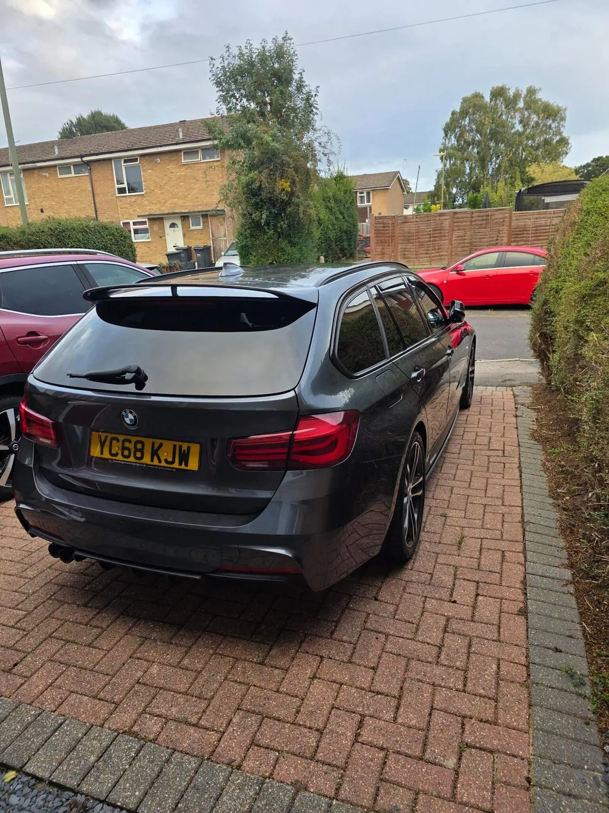 BMW 3 Series 2019 photo 2