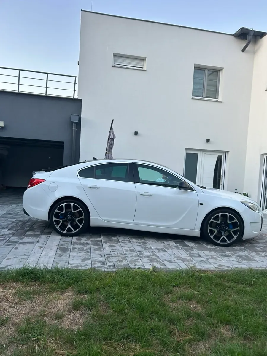 Opel Insignia 2011 photo 2