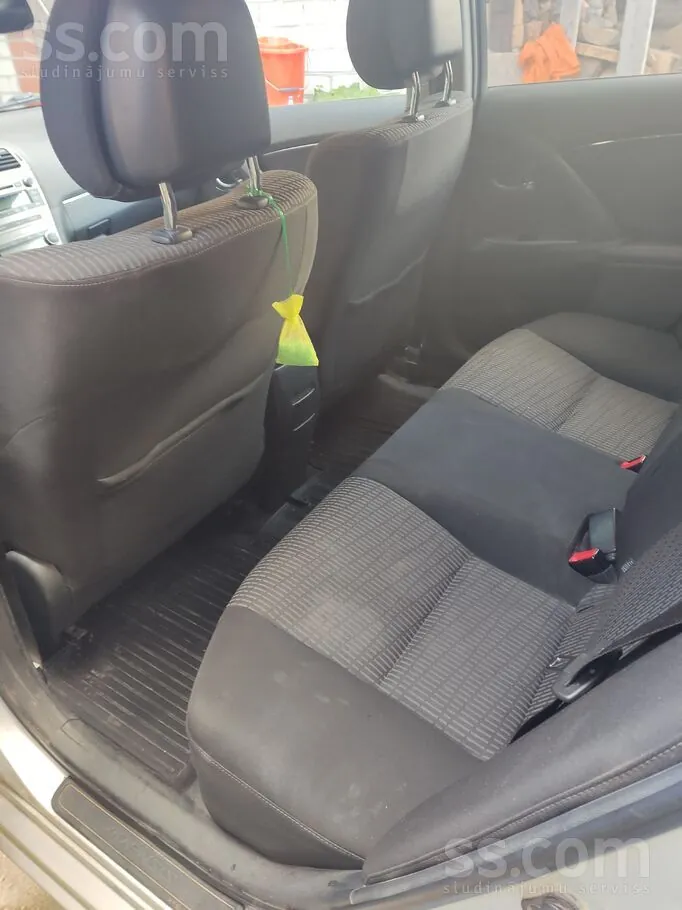 Toyota Avensis 2011 photo 4