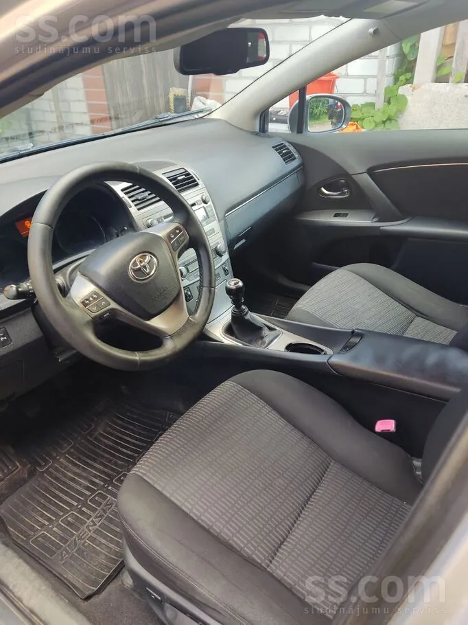 Toyota Avensis 2011 photo 3