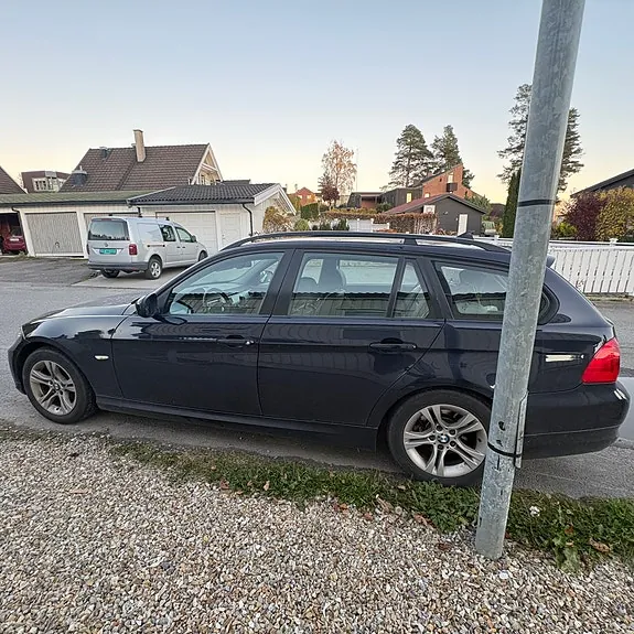 BMW 318I 2008 photo 3