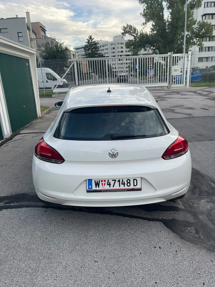Volkswagen Scirocco 2011 photo 2