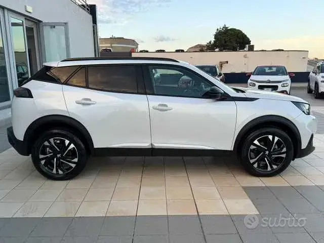 Peugeot 2008 2023 photo 3