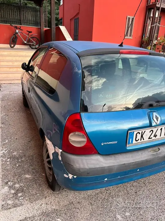 Renault Clio 2004 photo 4