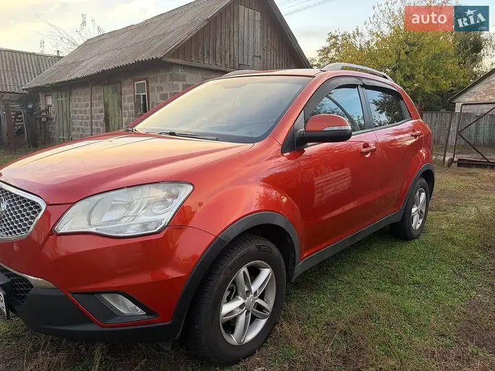 KG Mobility Korando 2013 photo 5
