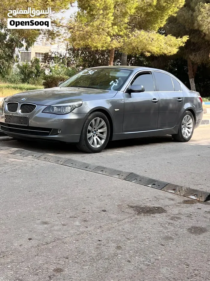 BMW 5 Series 2009 photo 2