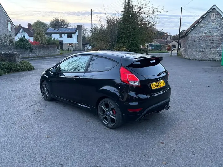 Ford Fiesta 2015 photo 5