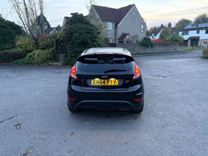 Ford Fiesta 2015 photo 4