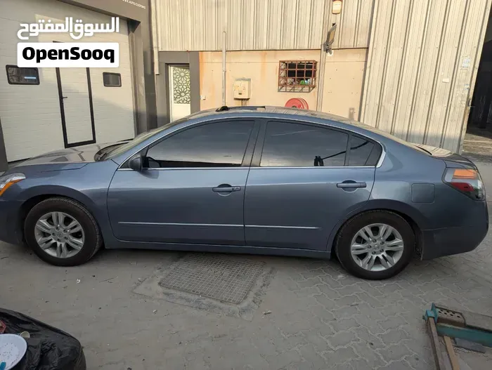 Nissan Altima 2010 photo 2
