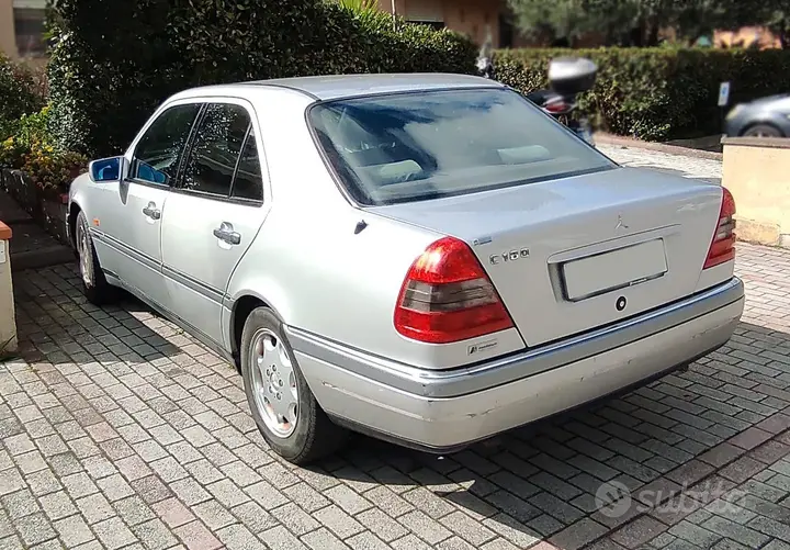 Mercedes-Benz C 180 Elegance