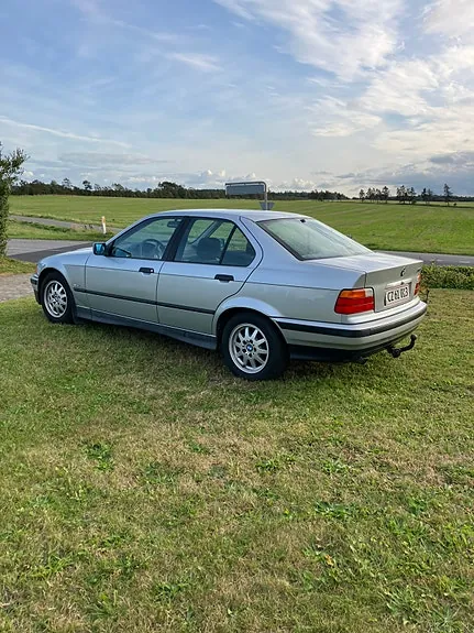 BMW 318I 1996 photo 4