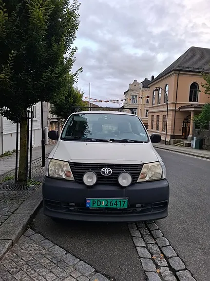 Toyota Hiace 2008 photo 2