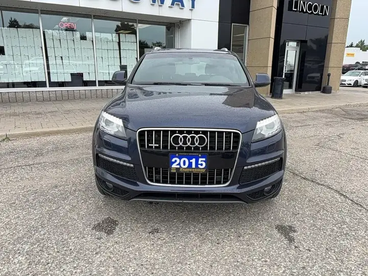 Audi Q7 2015 photo 2