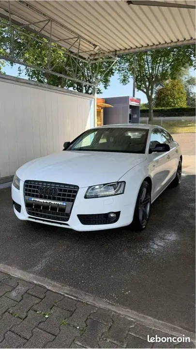 Audi A5 2009 photo 2