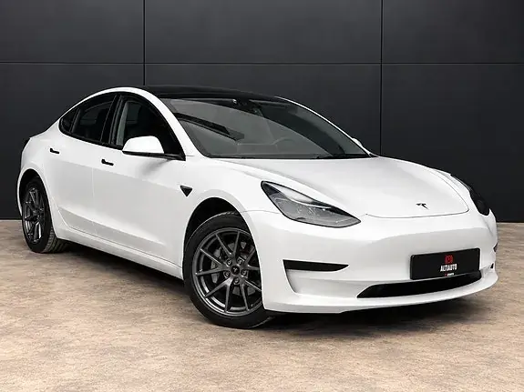 Tesla Model 3 2021 photo 2