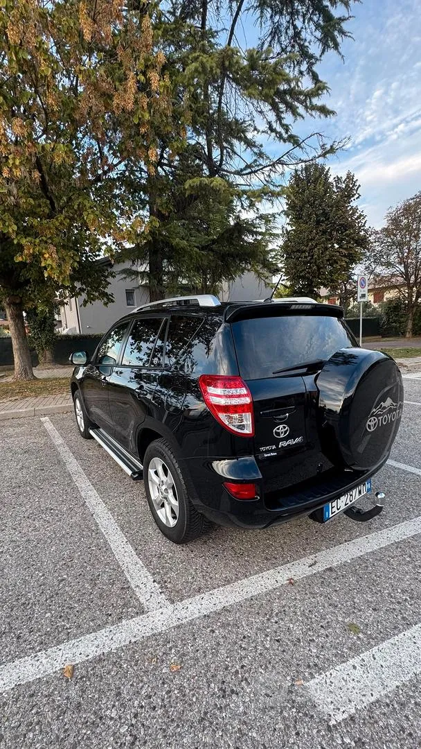 Toyota Rav4 2010 photo 4