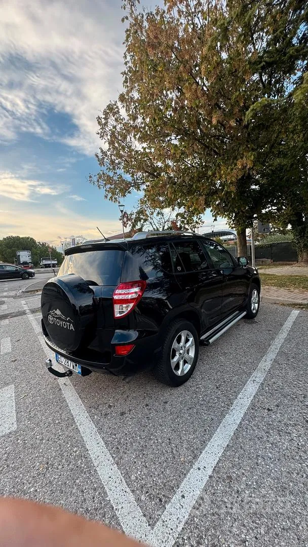 Toyota Rav4 2010 photo 3