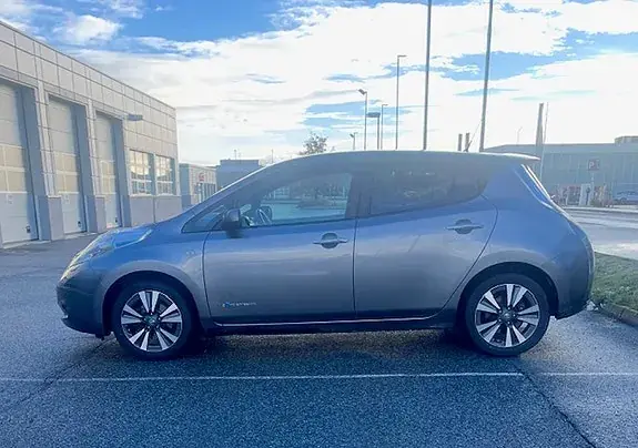 Nissan Leaf 2016 photo 2
