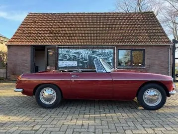 MG B