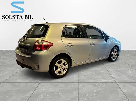 Toyota Auris 2012 photo 3