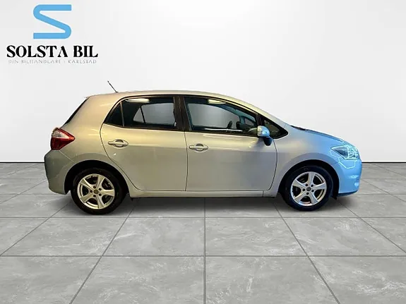 Toyota Auris 2012 photo 2