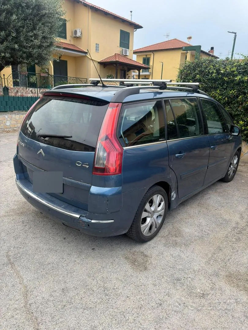 Citroen C4 Grand Picasso 2010 photo 2