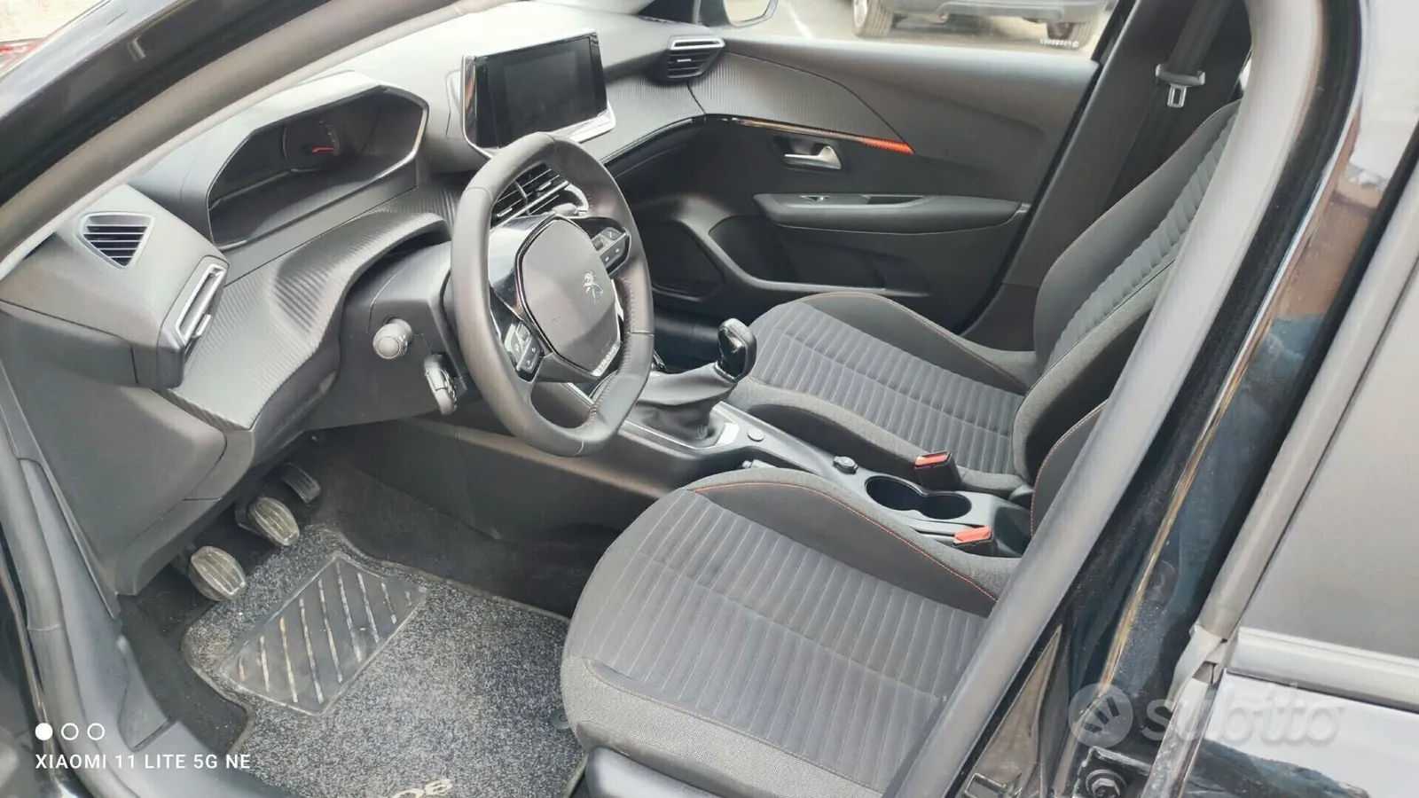 Peugeot 208 2023 photo 2