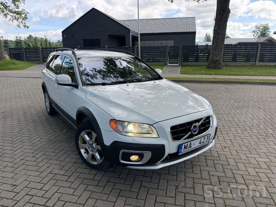 Volvo Xc70 2011 photo 2
