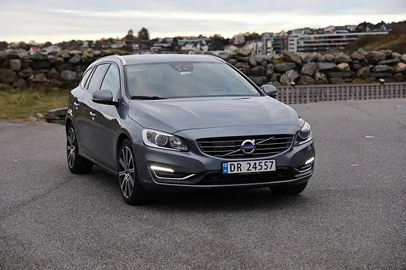 Volvo V60 2017 photo 2