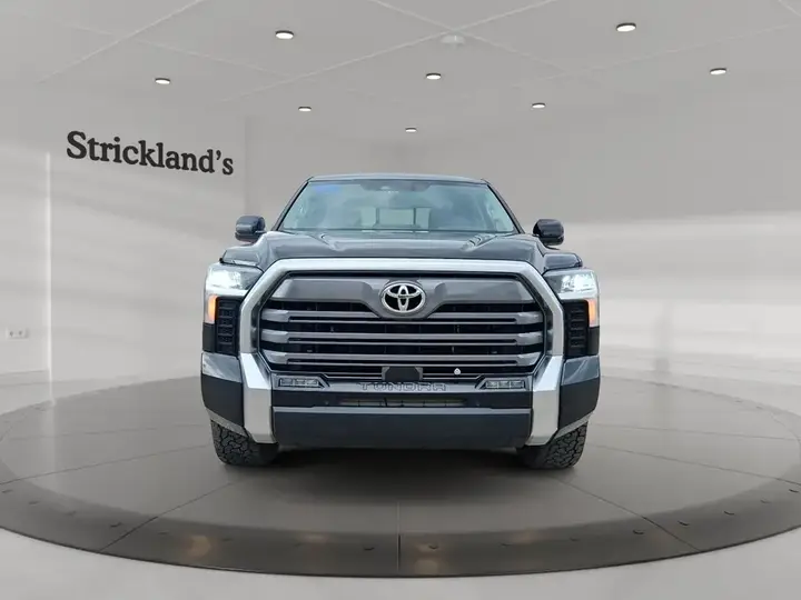 Toyota Tundra 2022 photo 2