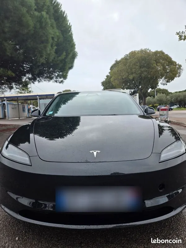 Tesla Model 3 2024 photo 3