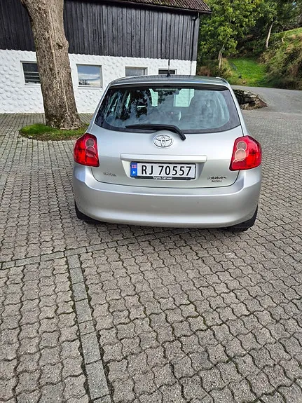 Toyota Auris 2007 photo 2