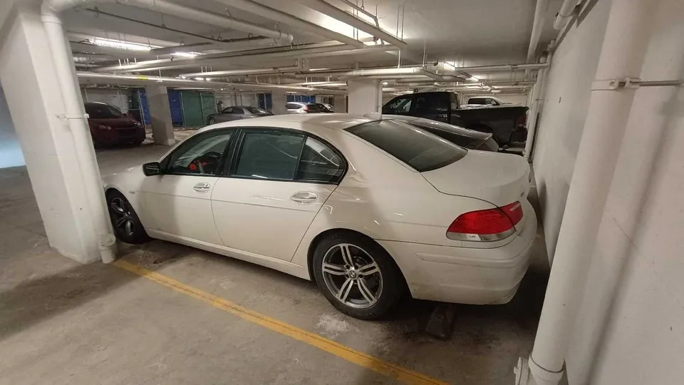 BMW 750Li 2006 photo 2
