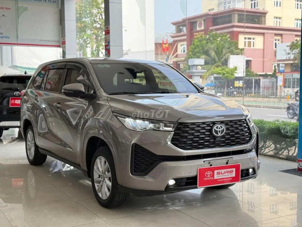 Toyota Innova 2024 photo 3