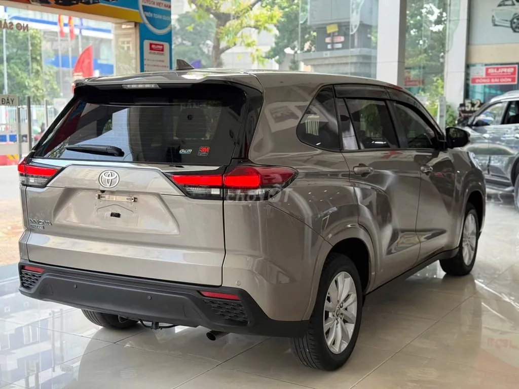Toyota Innova 2024 photo 5