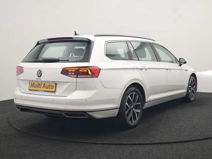 Volkswagen Passat 2022 photo 3