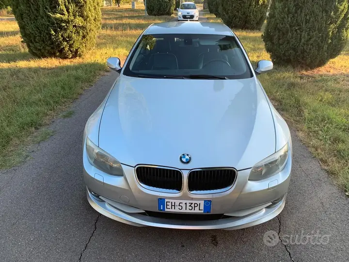 BMW 320D 2011 photo 2