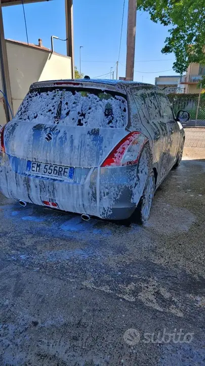 Suzuki Swift 2012 photo 4