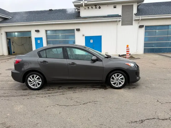 Mazda 3 2013 photo 5
