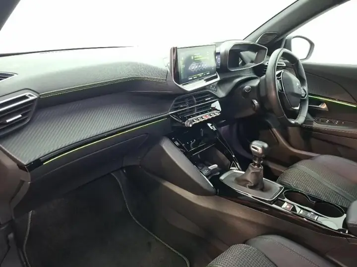 Peugeot 2008 2023 photo 5