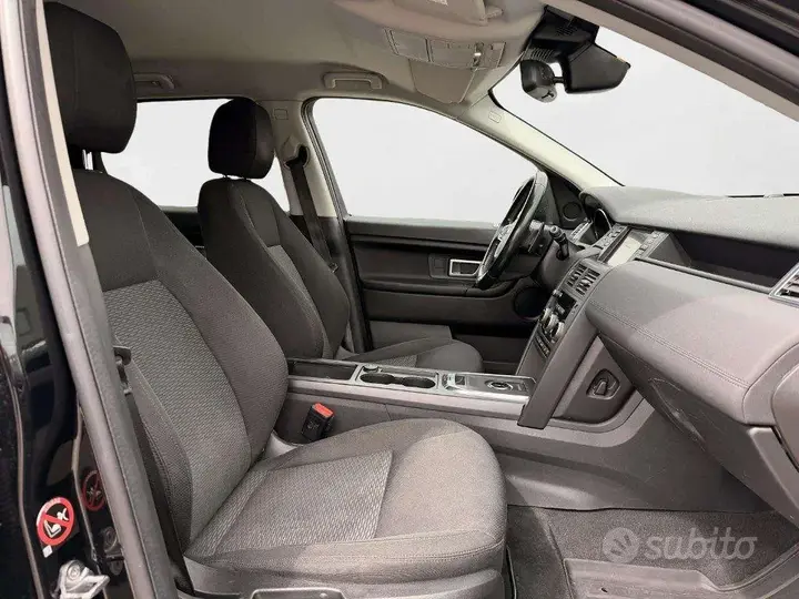 Land Rover Discovery Sport 2019 photo 3