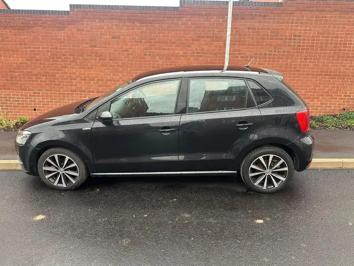 Volkswagen Polo 2015 photo 3