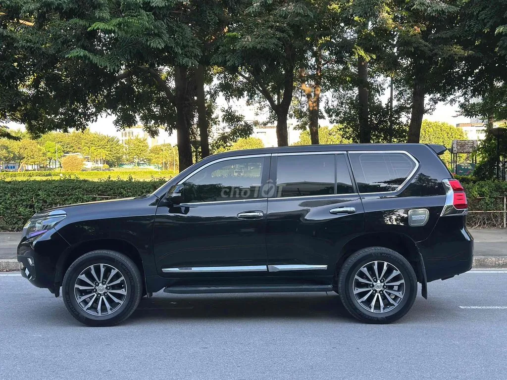 Toyota Prado 2010 photo 4