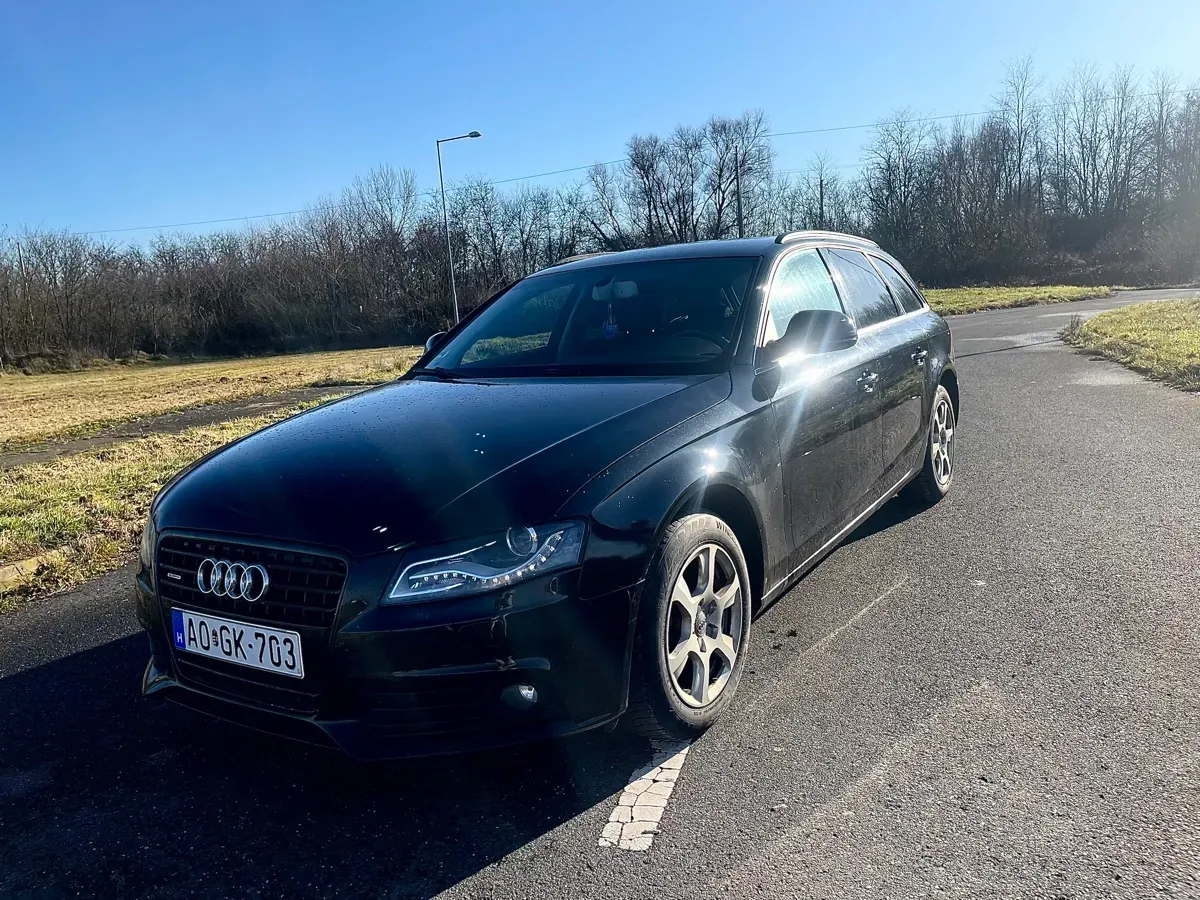 Audi A4 2010 photo 2