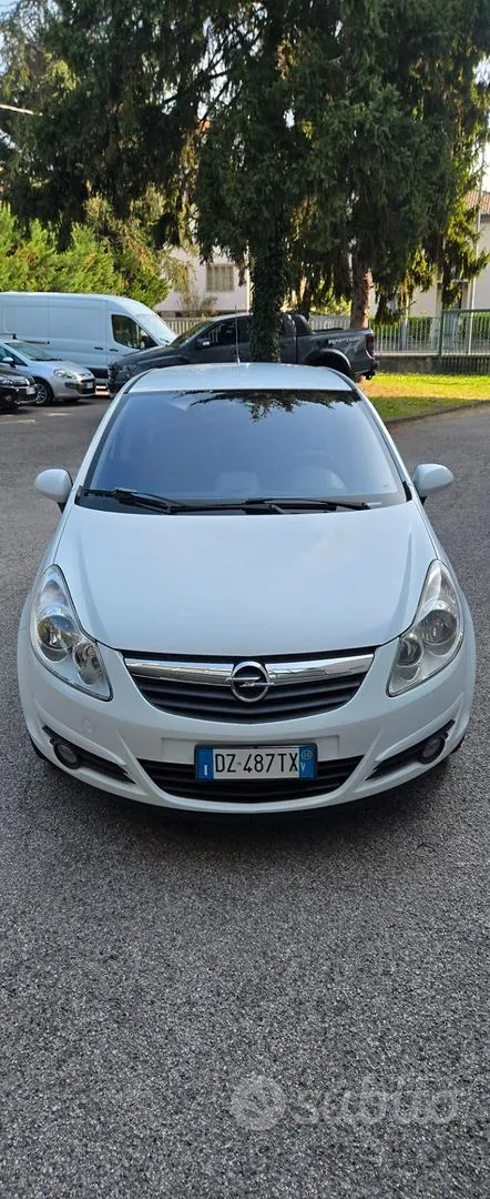 Opel Corsa 2010 photo 3