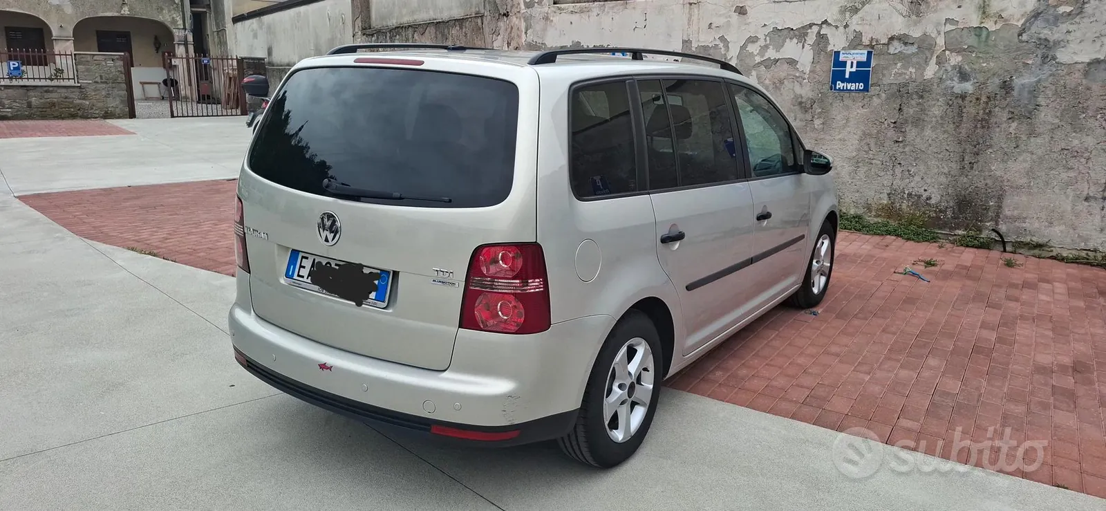 Volkswagen Touran 2010 photo 3